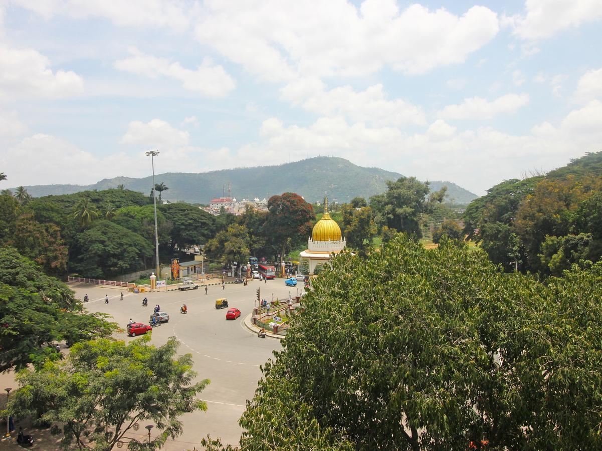 Hotel Mb International Palace Side Mysore Exterior foto